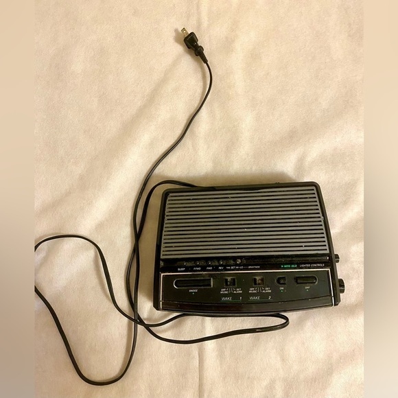 Vintage Other - Vintage Black Audio Player & Radio. Still working!